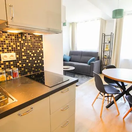 G2 Joli 2 Pièces Calme Rdc Coté Jardin Centre Apartamento Angulema