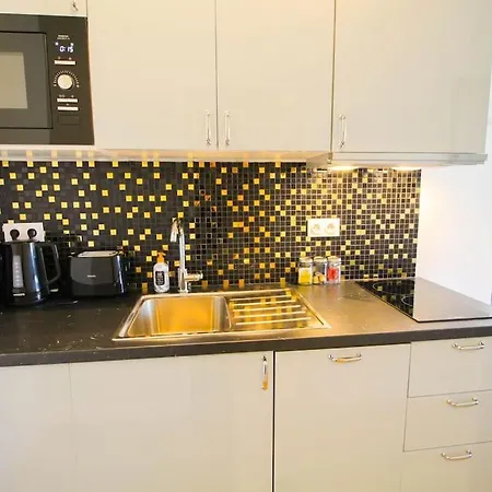 G2 Joli 2 Pieces Calme Rdc Cote Jardin Centre Apartment
