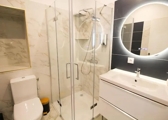 G2 Joli 2 Pièces Calme Rdc Coté Jardin Centre Apartamento *