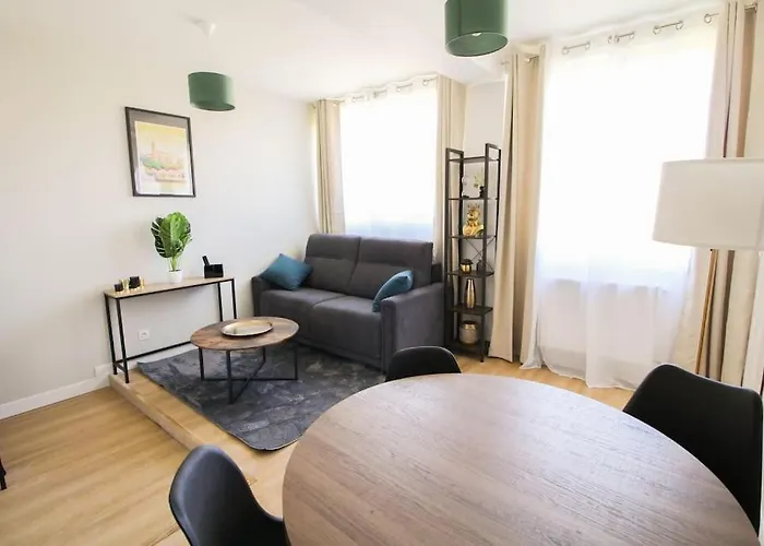 G2 Joli 2 Pièces Calme Rdc Coté Jardin Centre