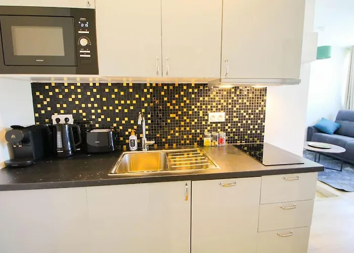 G2 Joli 2 Pièces Calme Rdc Coté Jardin Centre Apartamento